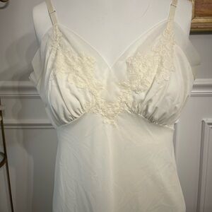 Van Raalte Cream Lace Chemise